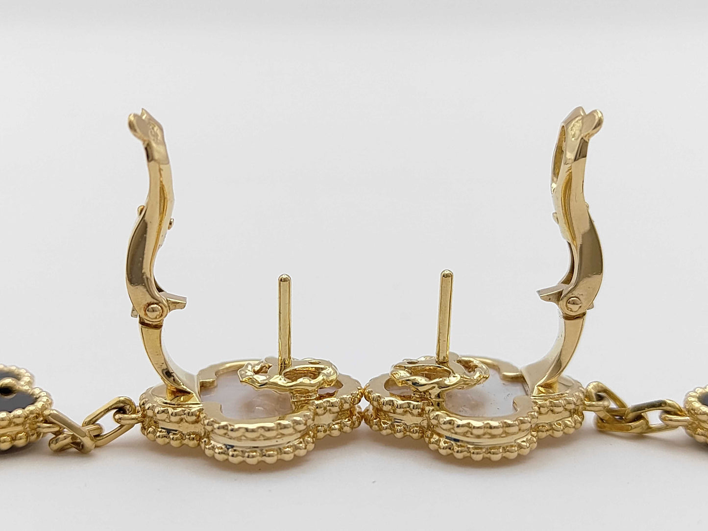 Van Cleef & Arpels Magic Alhambra Shell and Onyx Earrings in Yellow Gold 750, 18.1g 