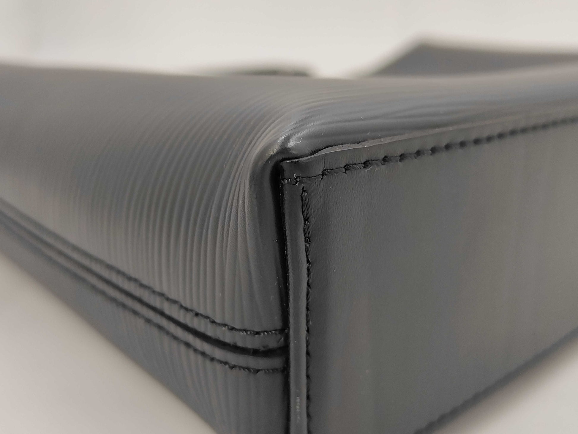 LOUIS VUITTON Epi Porte de Guimingeur M50163 Bag