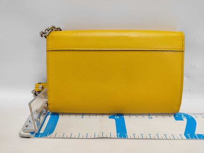 LOUIS VUITTON LV Twist Chain Wallet Shoulder Bag