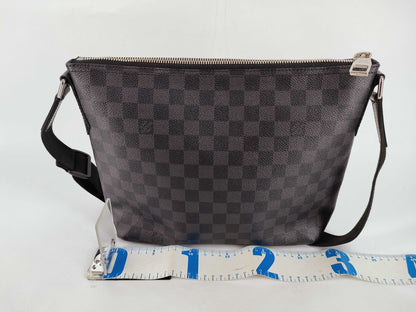 LOUIS VUITTON Damier Graphite Louis Vuitton Shoulder Bag