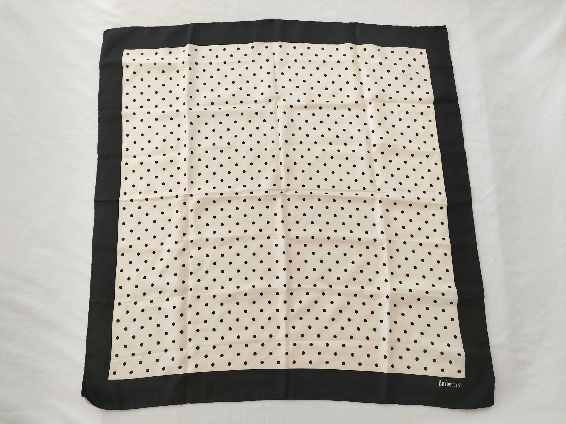 BURBERRY Burberry Large Stole Silk 100% Scarf