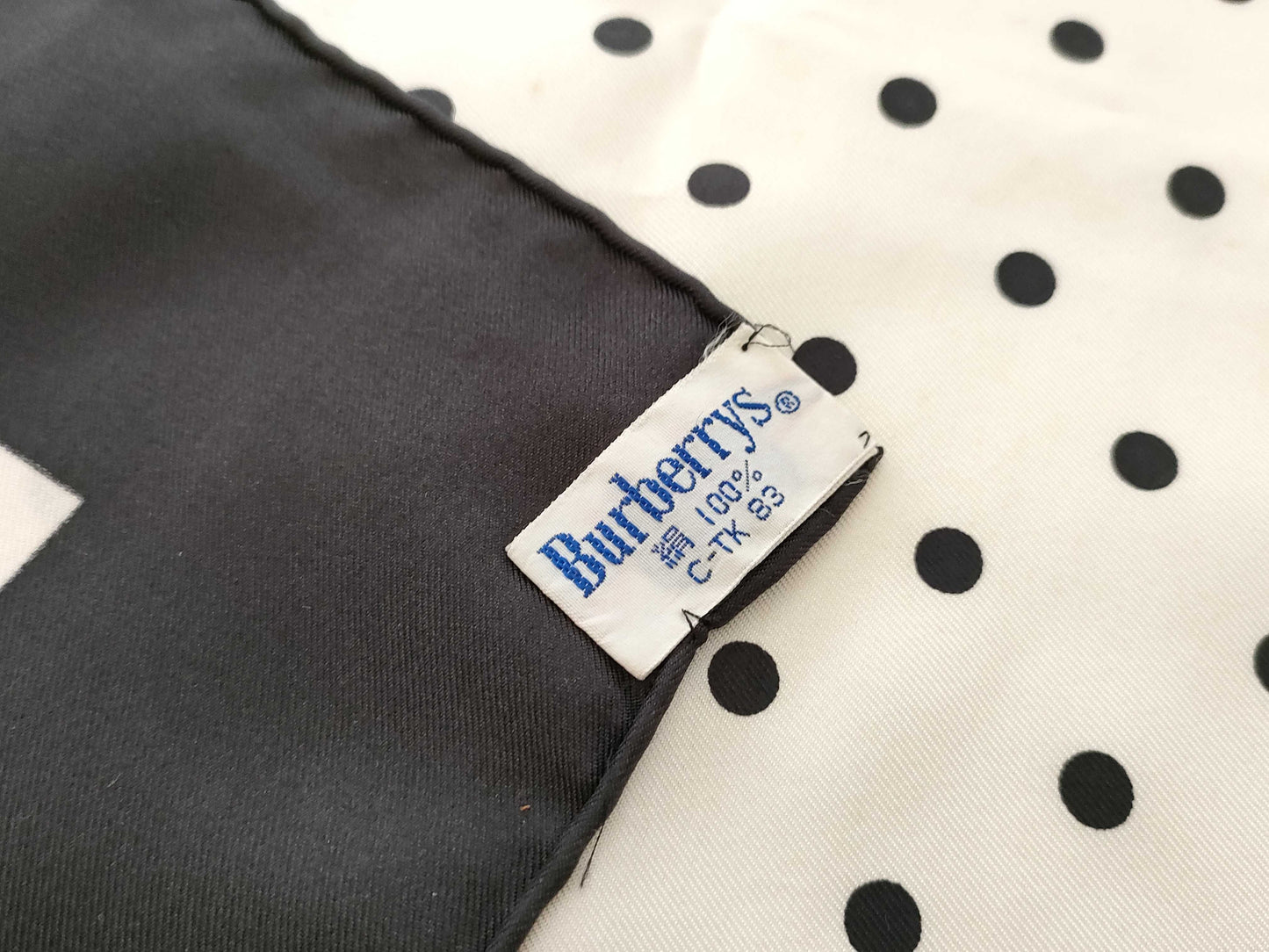 BURBERRY Burberry Large Stole Silk 100% Scarf