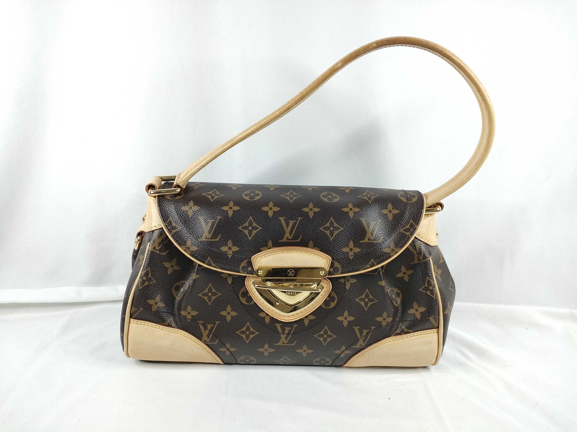 LOUIS VUITTON Monogram Beverly MM Shoulder Bag