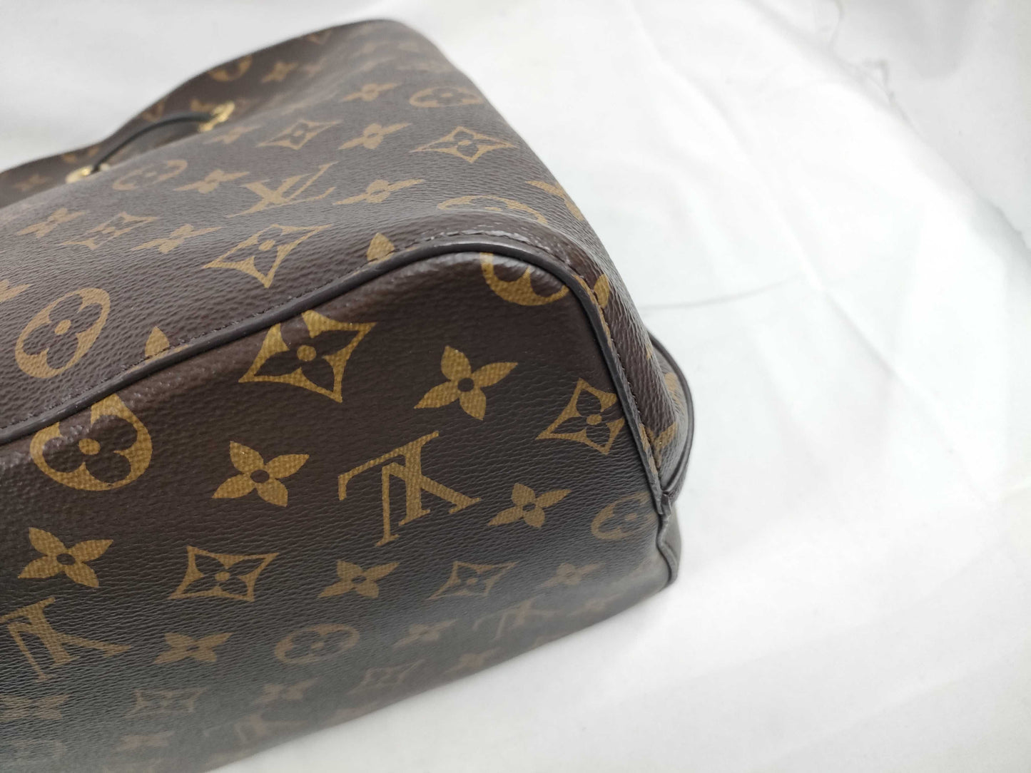 LOUIS VUITTON Monogram NeoNoe Shoulder Bag