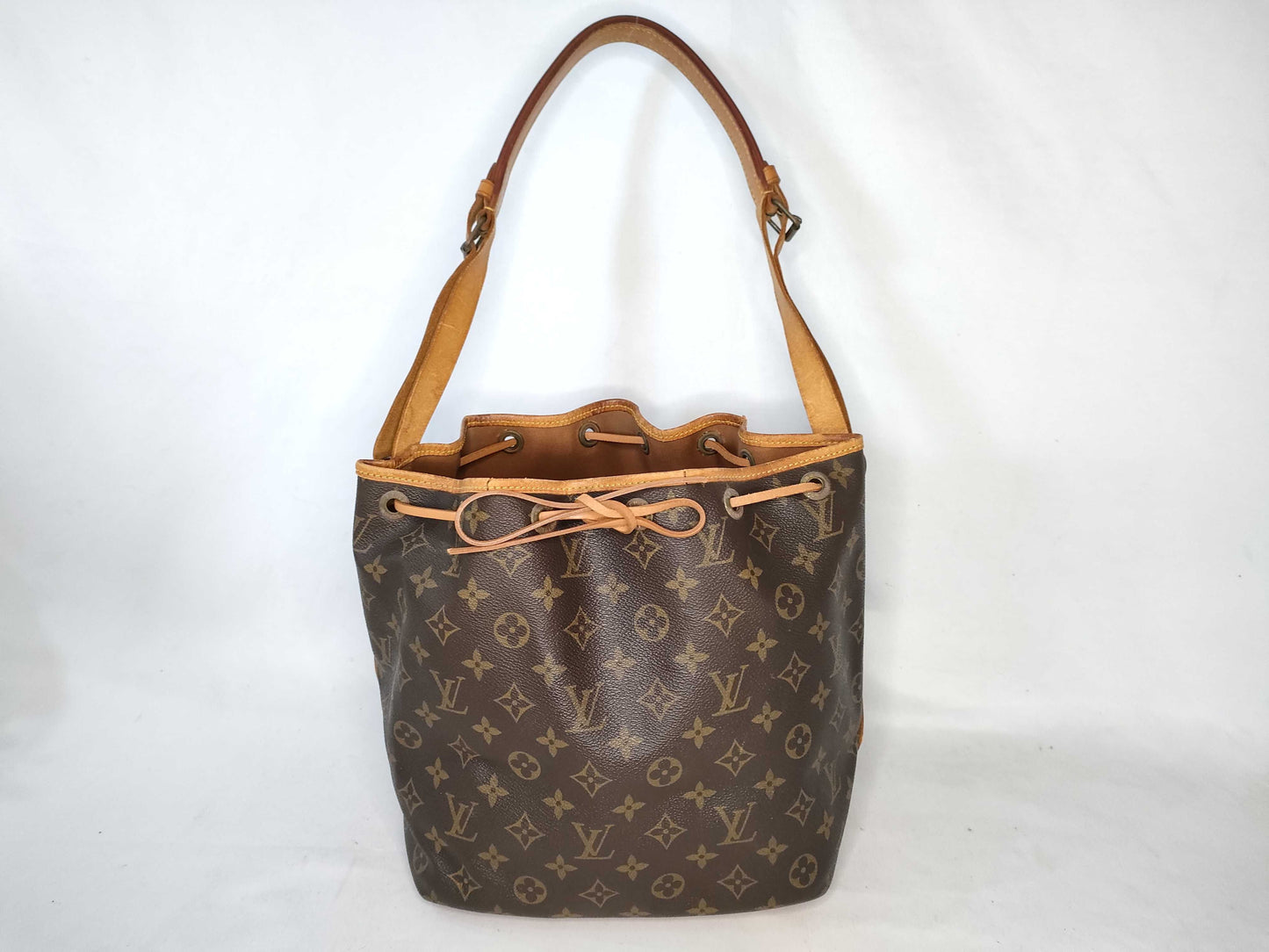 LOUIS VUITTON Monogram Drawstring Shoulder Bag Petit Noe M42226 Shoulder Bag