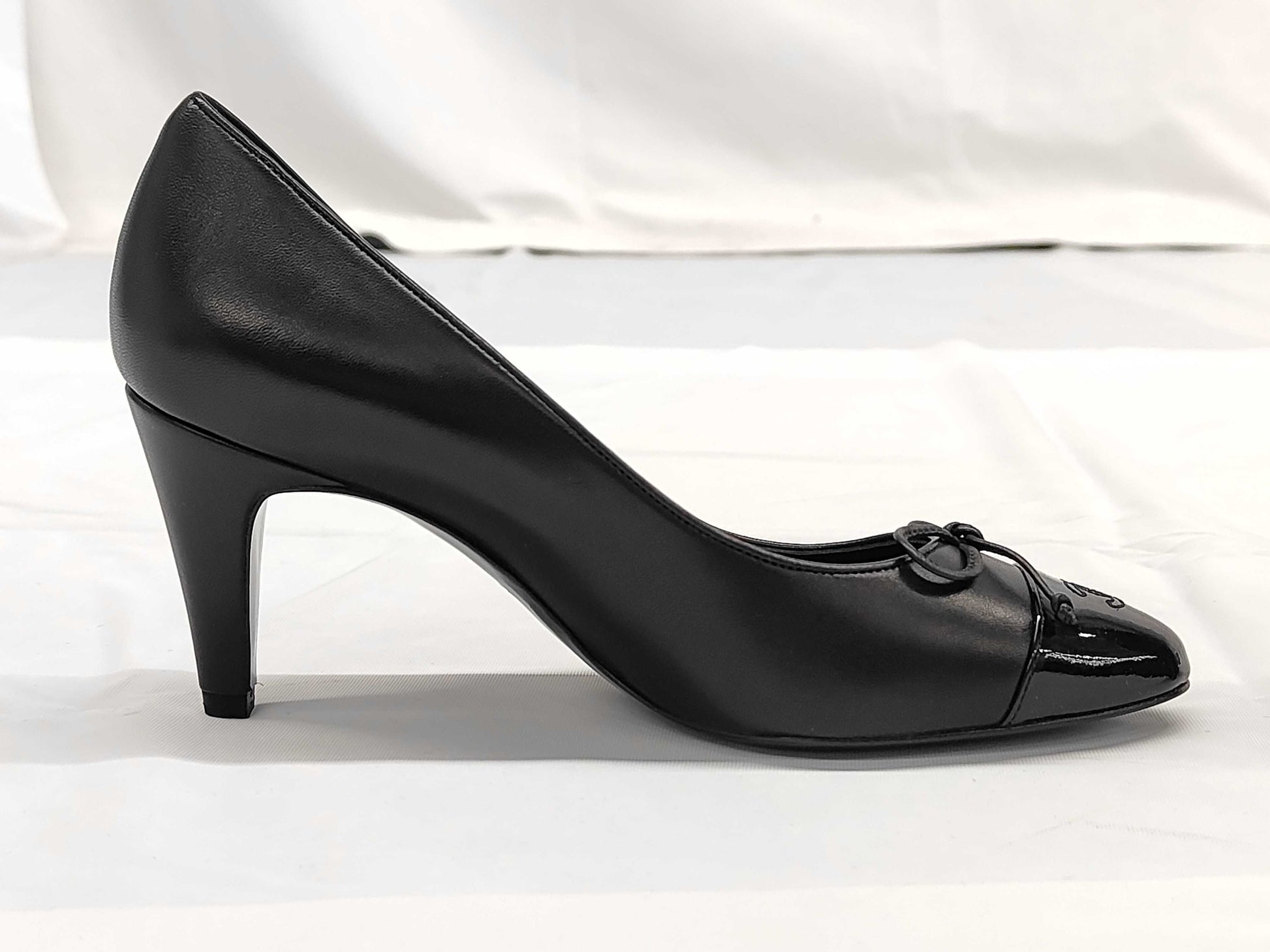 CHANEL Chanel Pumps Size 34.5 Pumps