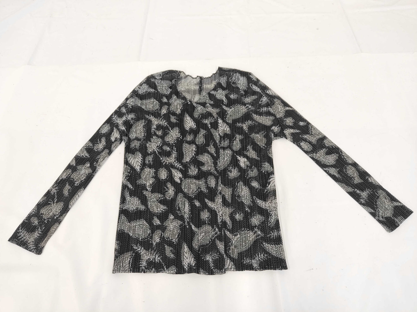 ISSEY MIYAKE Pleats Please all-over print cardigan top