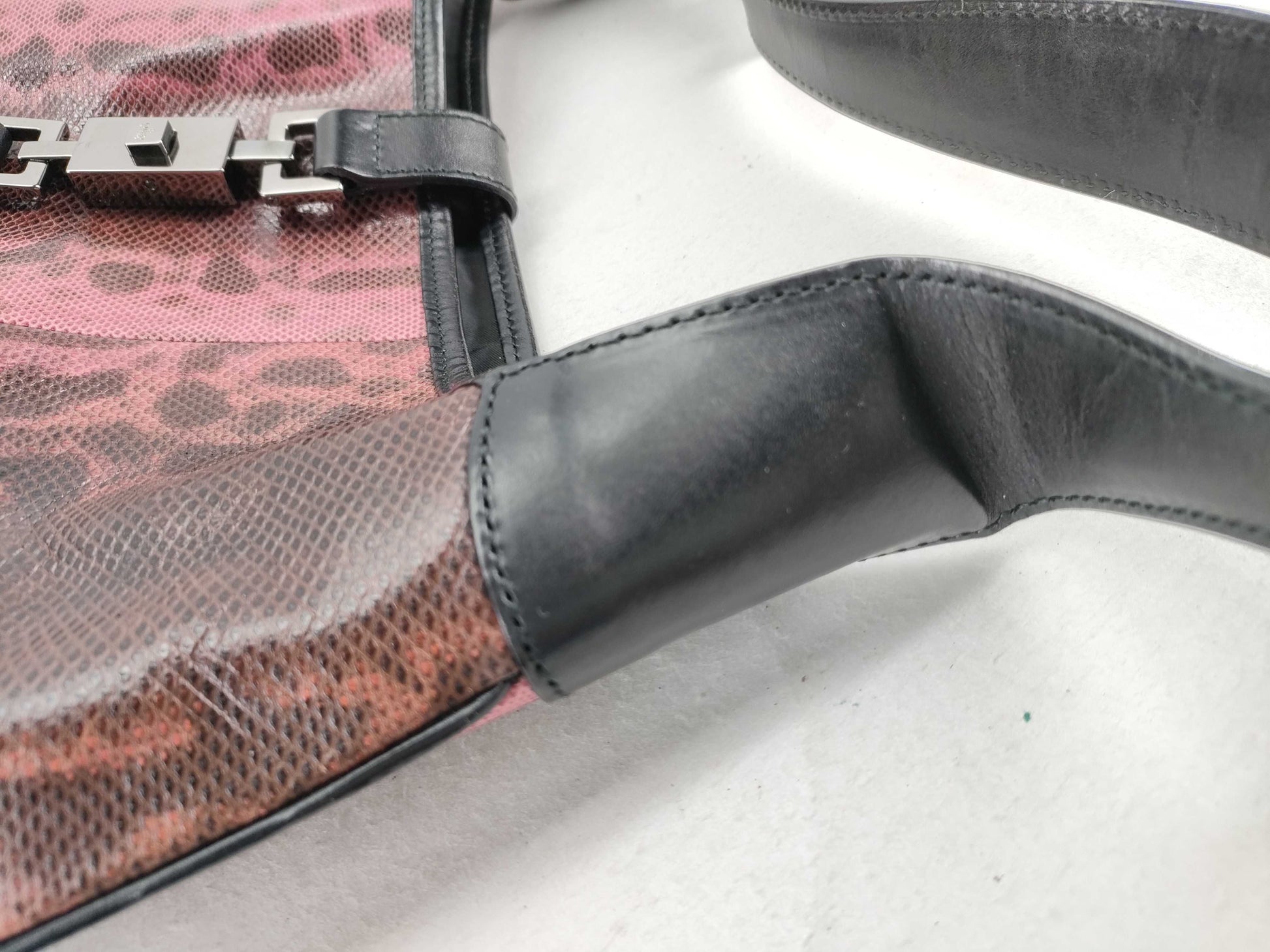 GUCCI GUCCI One-Shoulder Snake Shoulder Bag