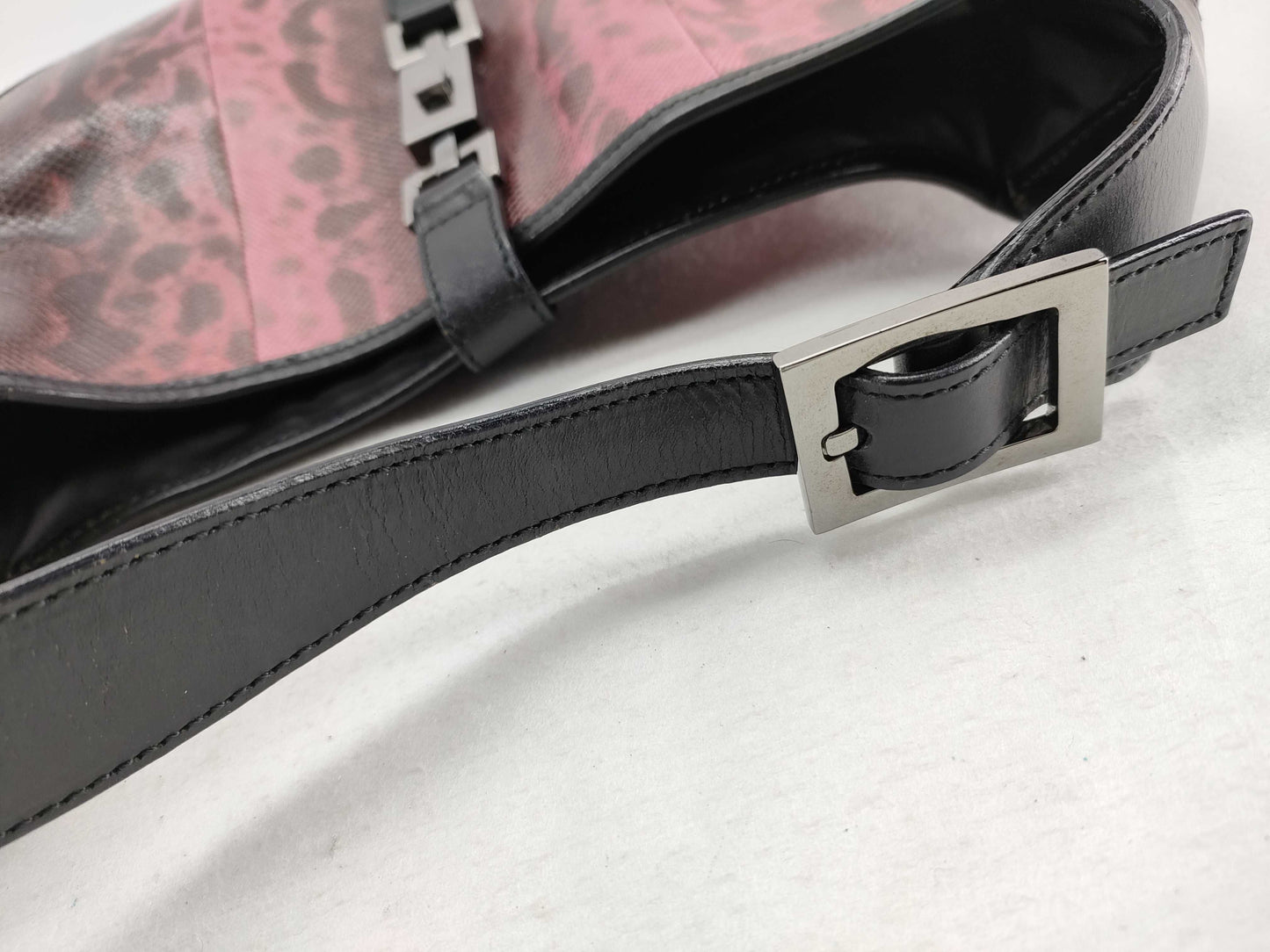 GUCCI GUCCI One-Shoulder Snake Shoulder Bag