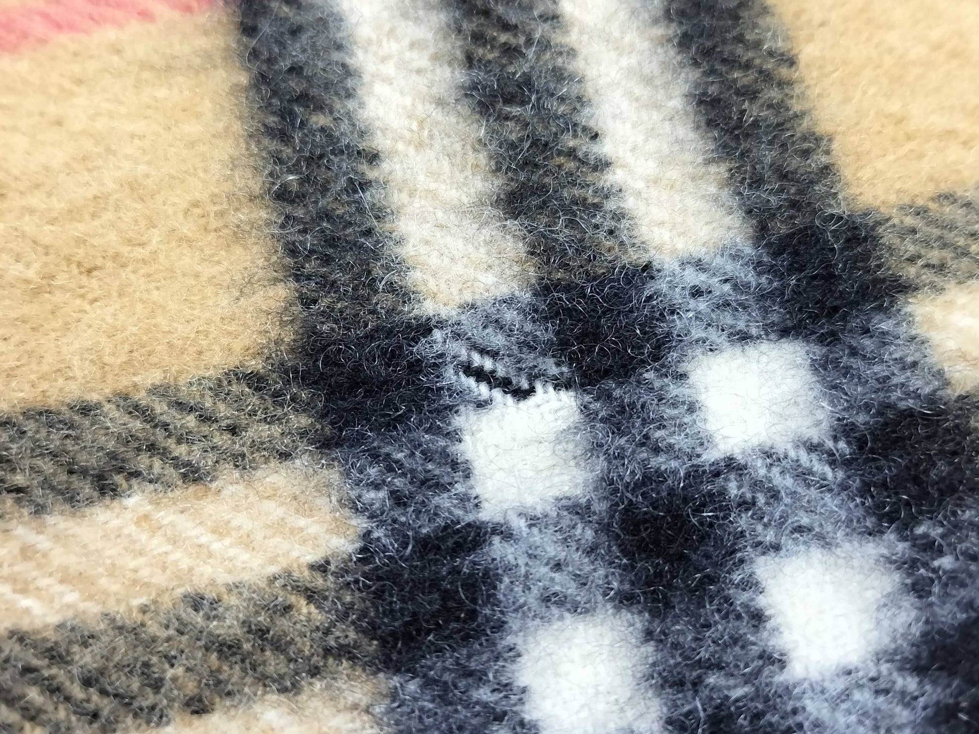 BURBERRY 60% Cashmere Scarf
