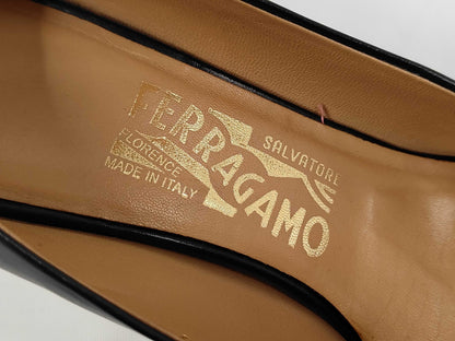 Salvatore Ferragamo Vara Black Pumps RF33492