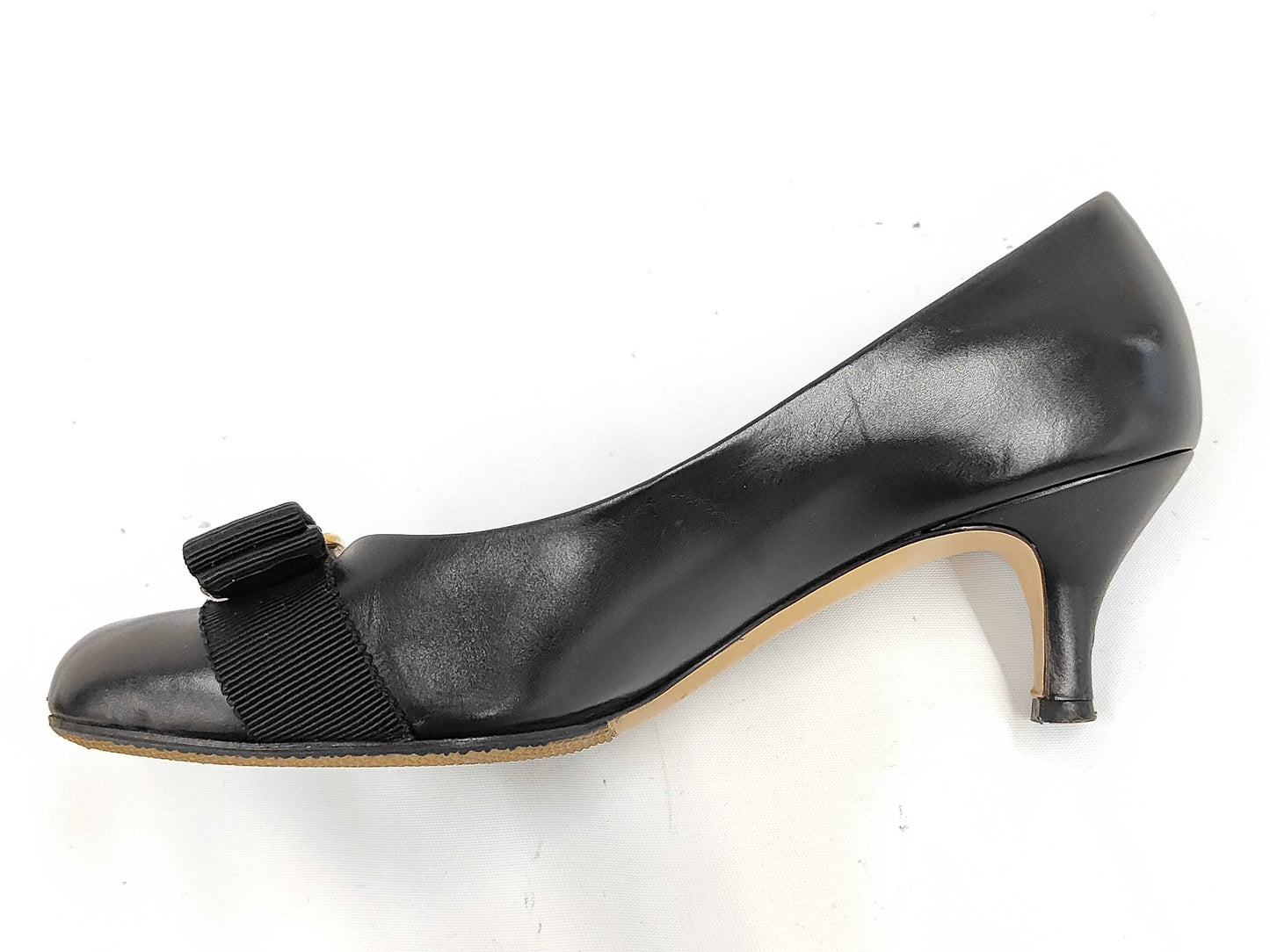 Salvatore Ferragamo Vara Black Pumps RF33492