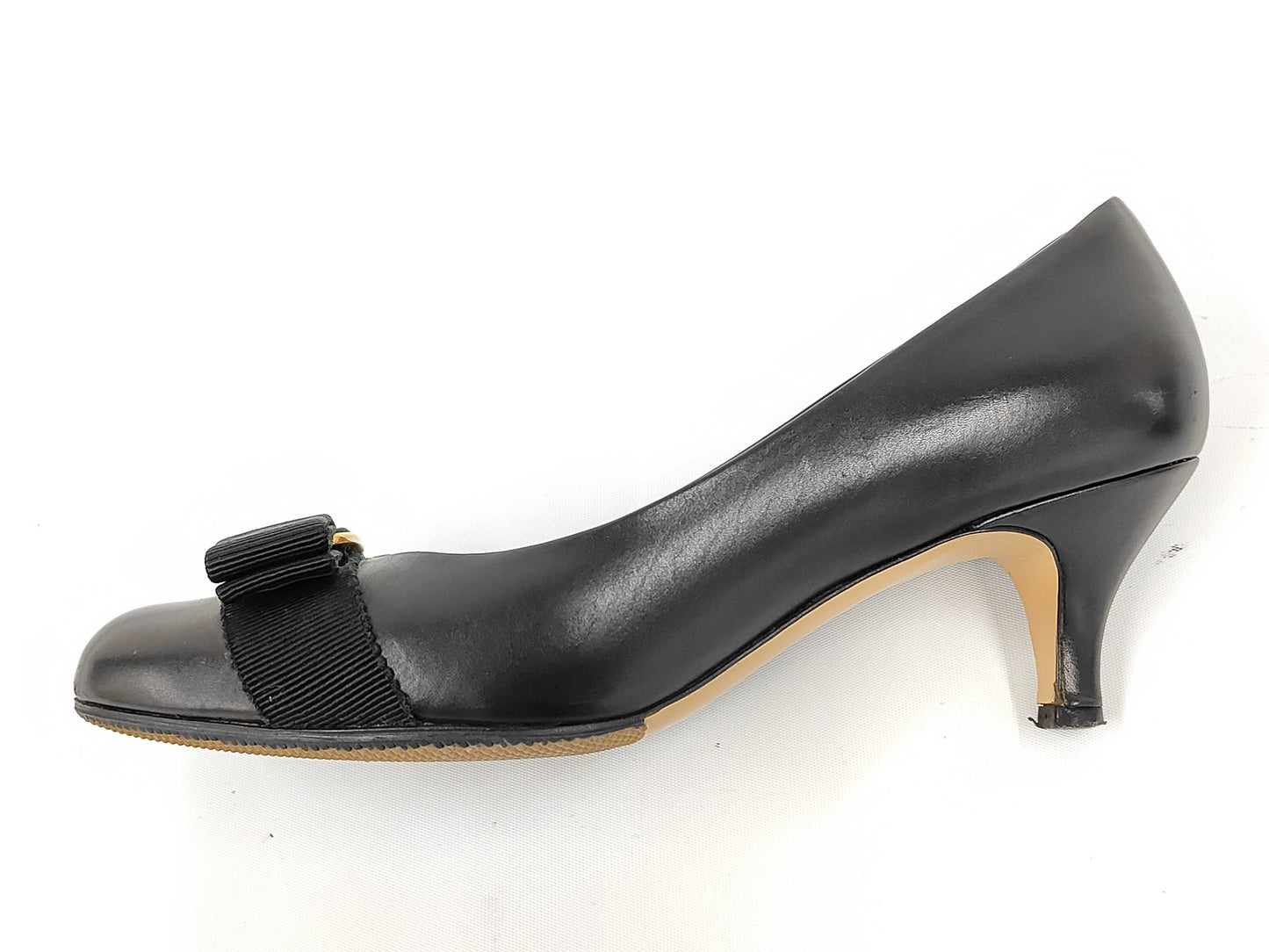 Salvatore Ferragamo Vara Black Pumps RF33492