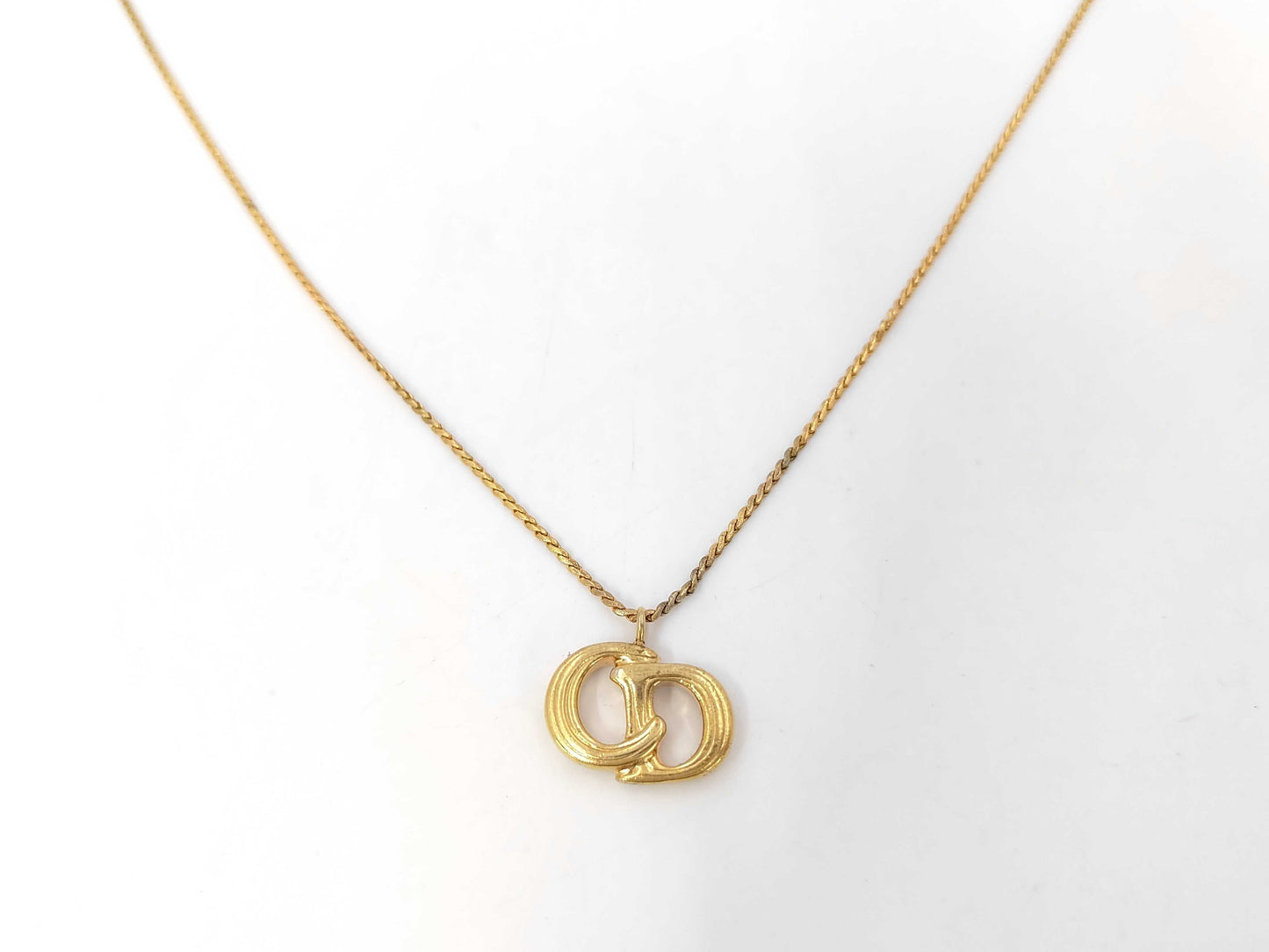 Dior logo necklace necklace