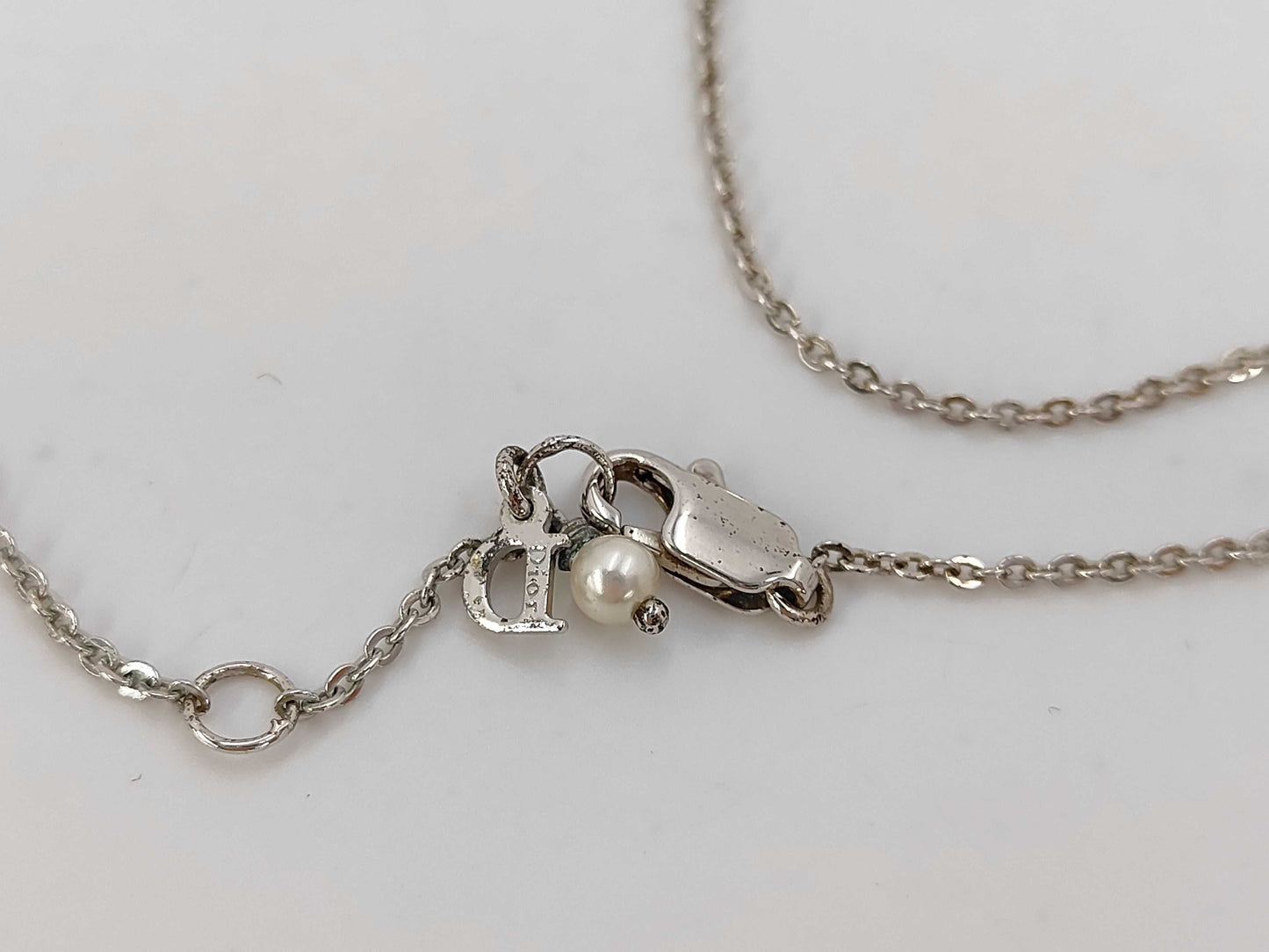 Dior logo pearl necklace