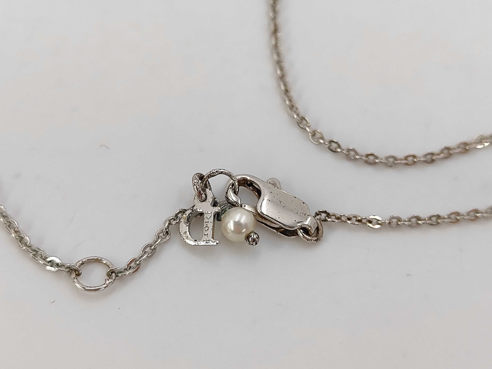 Dior logo pearl necklace