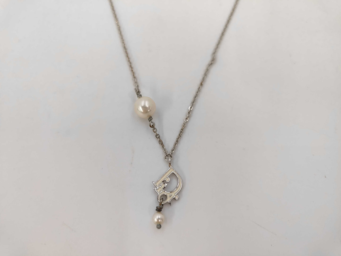 Dior logo pearl necklace