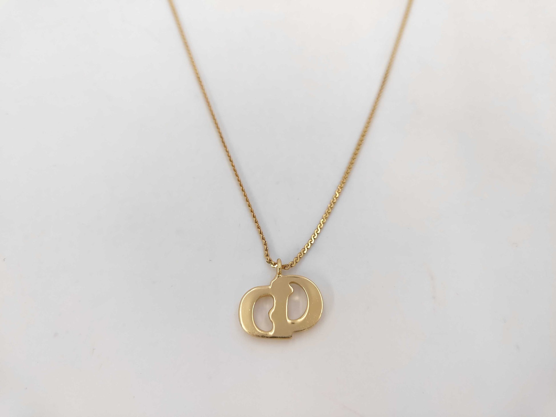 Dior logo necklace