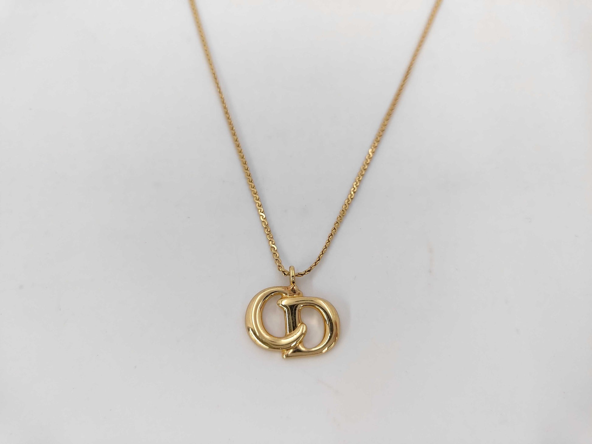 Dior logo necklace