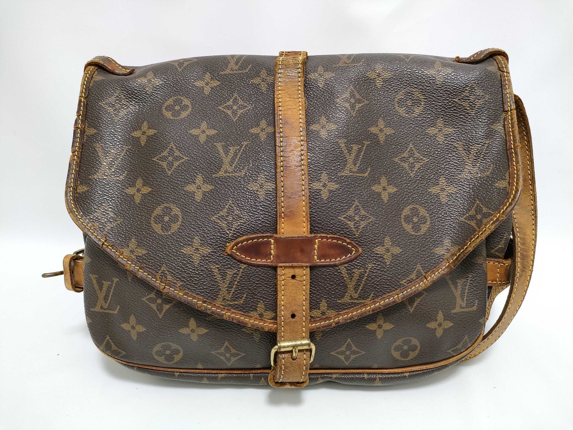 LOUIS VUITTON Monogram Louis Vuitton Saumur 30 Shoulder Bag