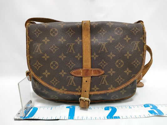 LOUIS VUITTON Monogram Louis Vuitton Saumur 30 Shoulder Bag