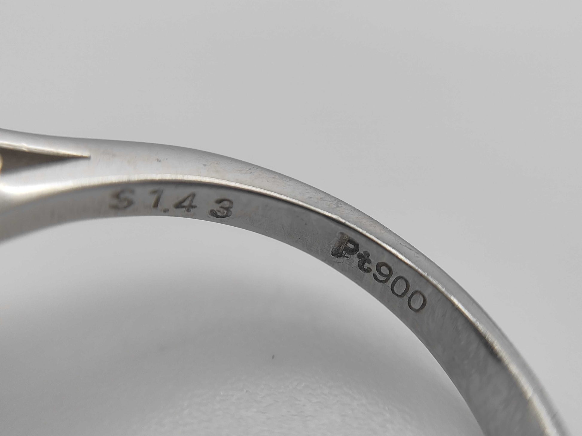 S1.43ct Diamond Pt900 6.0g Ring 