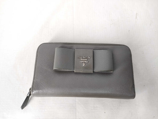 PRADA Saffiano Wallet