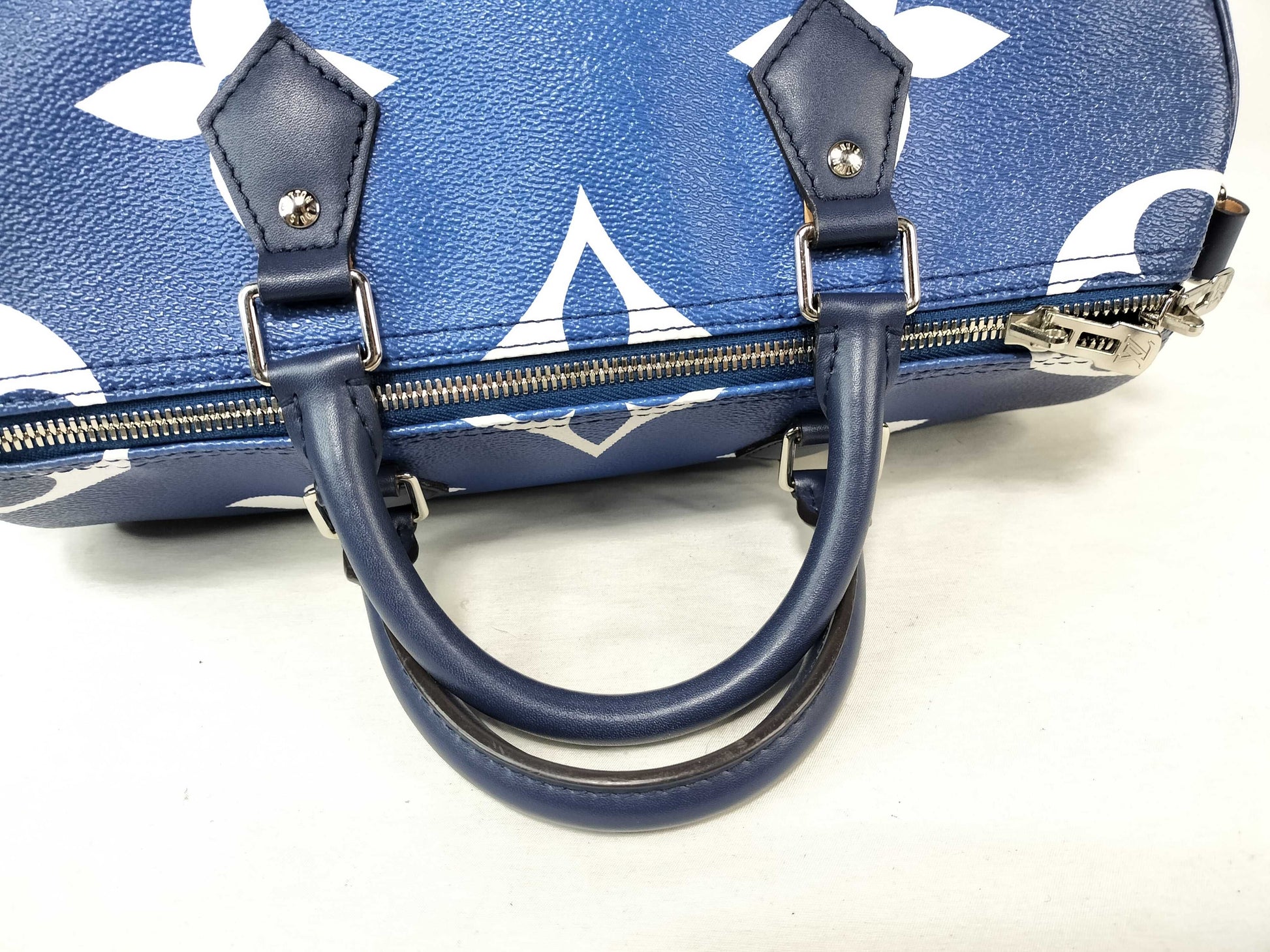 LOUIS VUITTON Speedy 30 Bandouliere Handbag