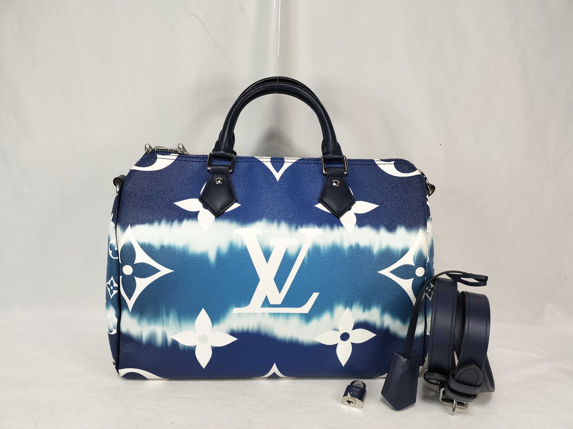 LOUIS VUITTON Speedy 30 Bandouliere Handbag