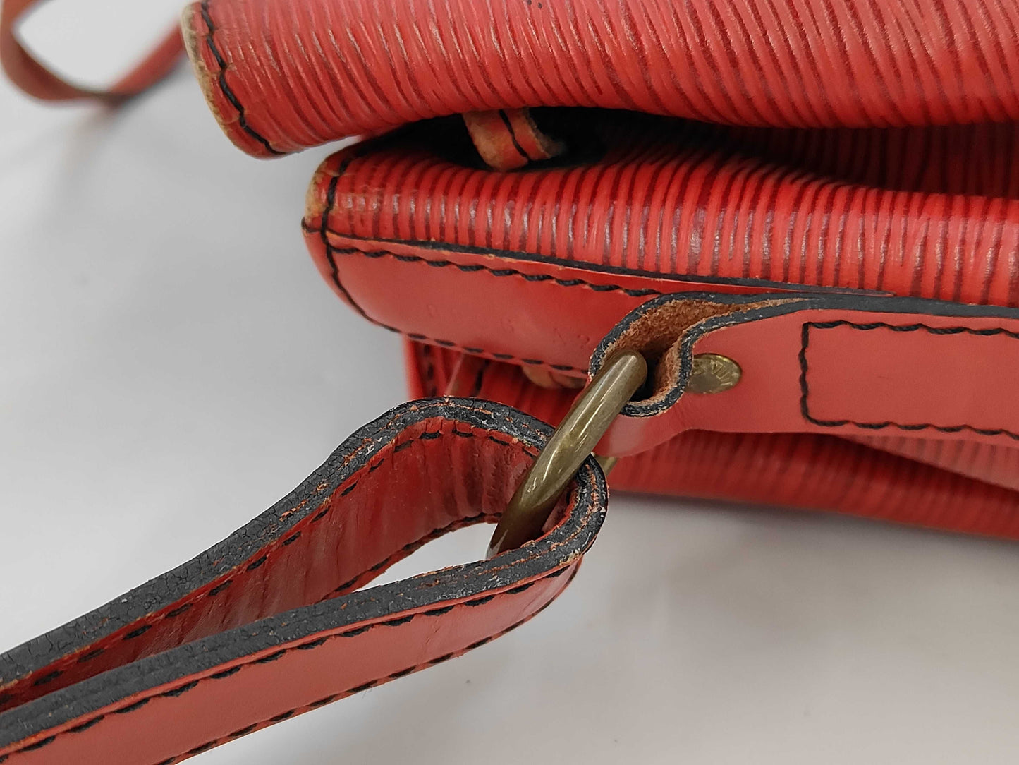 LOUIS VUITTON Epi Noe Shoulder Bag