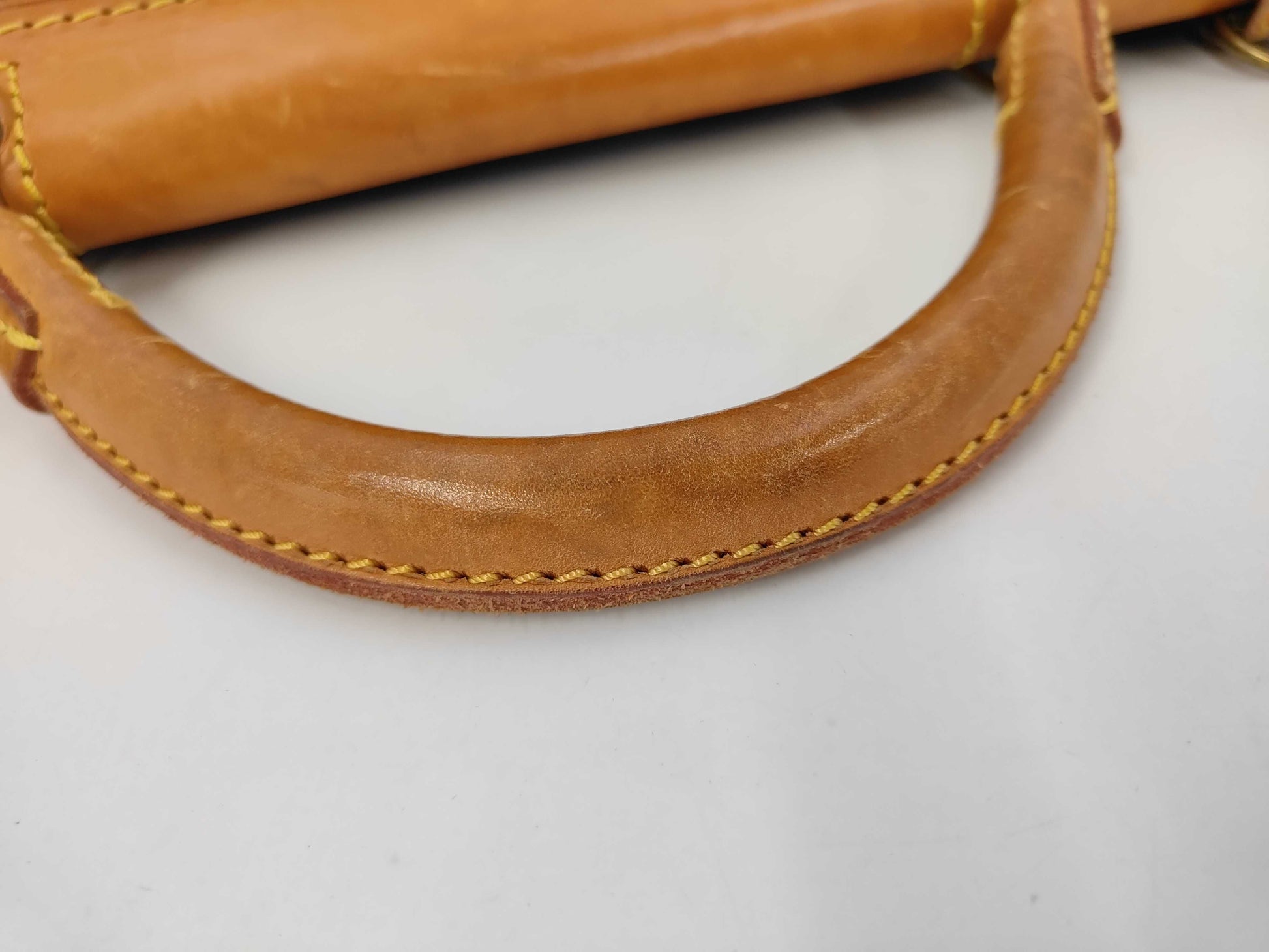 LOUIS VUITTON Monogram Sac Clever Handbag