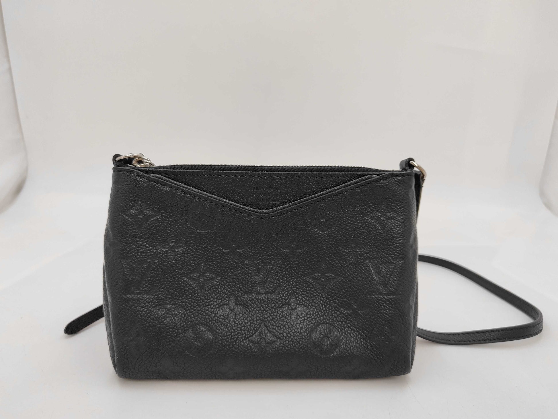 LOUIS VUITTON Empreinte Pochette Black UNIFORMES Shoulder Bag