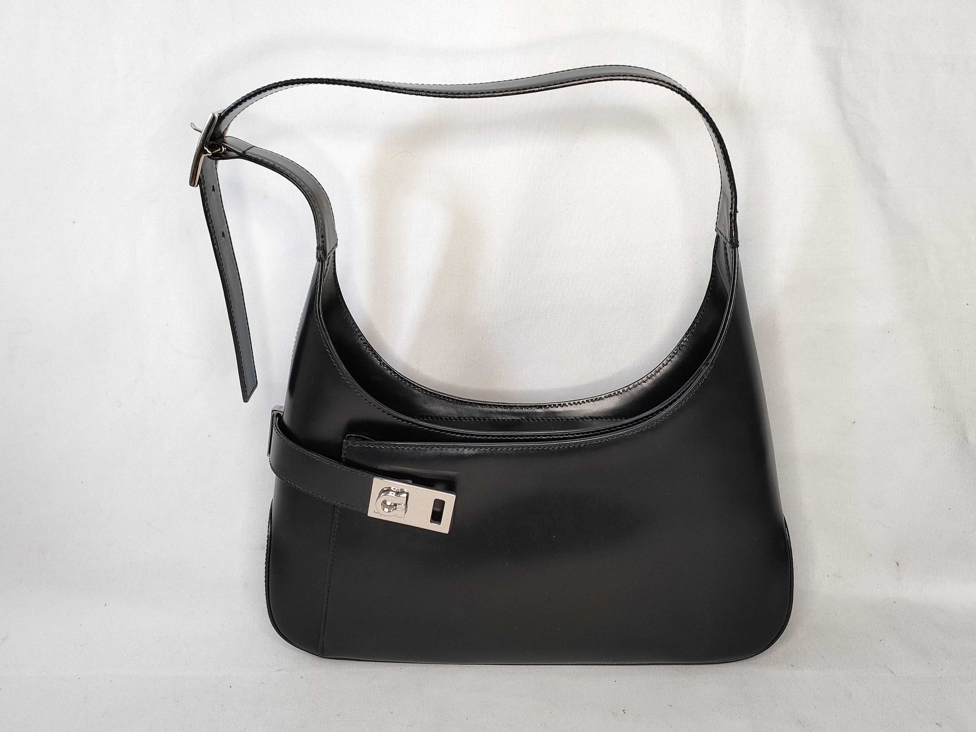 Salvatore Ferragamo Gancini Ferragamo Leather Shoulder Bag
