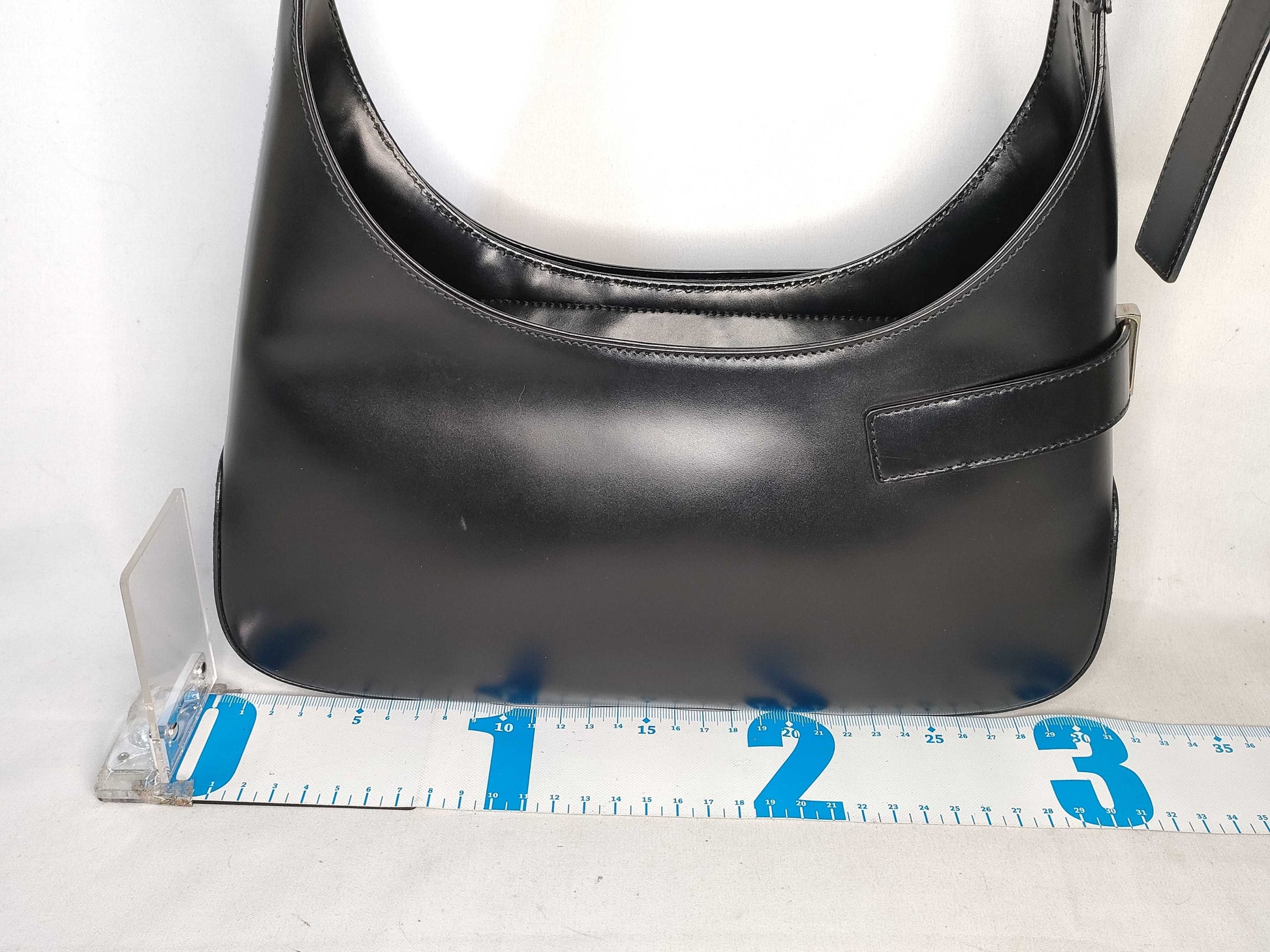 Salvatore Ferragamo Gancini Ferragamo Leather Shoulder Bag