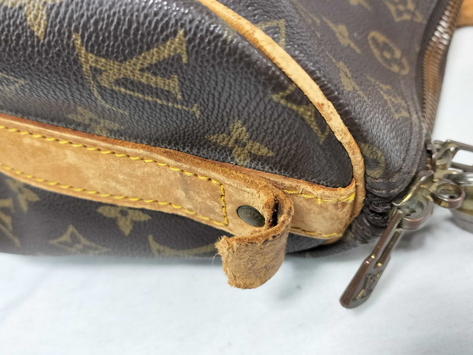 LOUIS VUITTON Monogram Louis Vuitton Monogram Keepall 45 Boston Bag