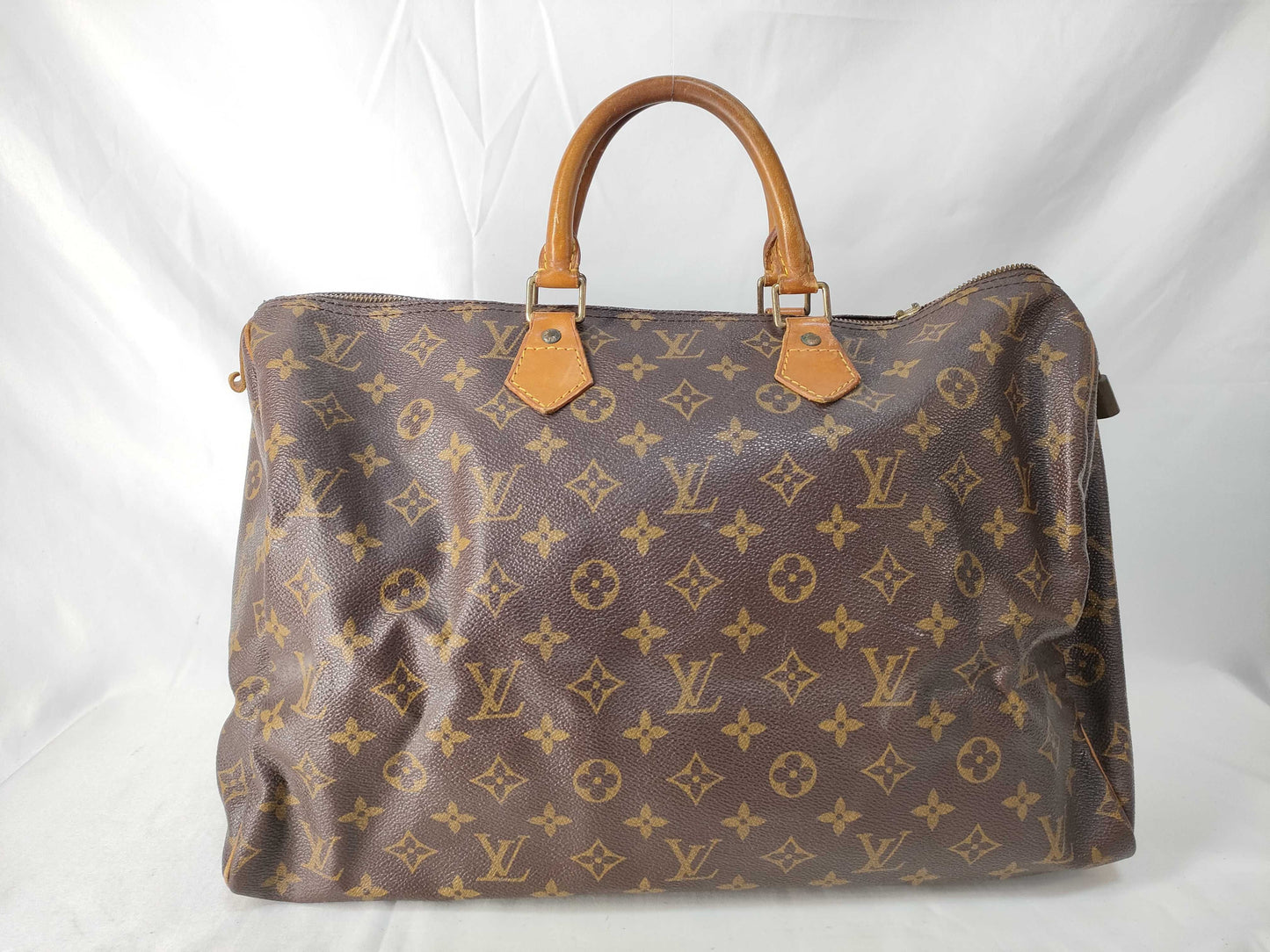 LOUIS VUITTON Monogram Louis Vuitton Monogram Speedy 40 Boston Bag