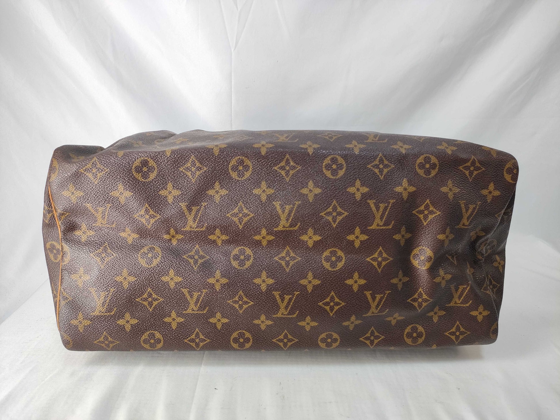 LOUIS VUITTON Monogram Louis Vuitton Monogram Speedy 40 Boston Bag