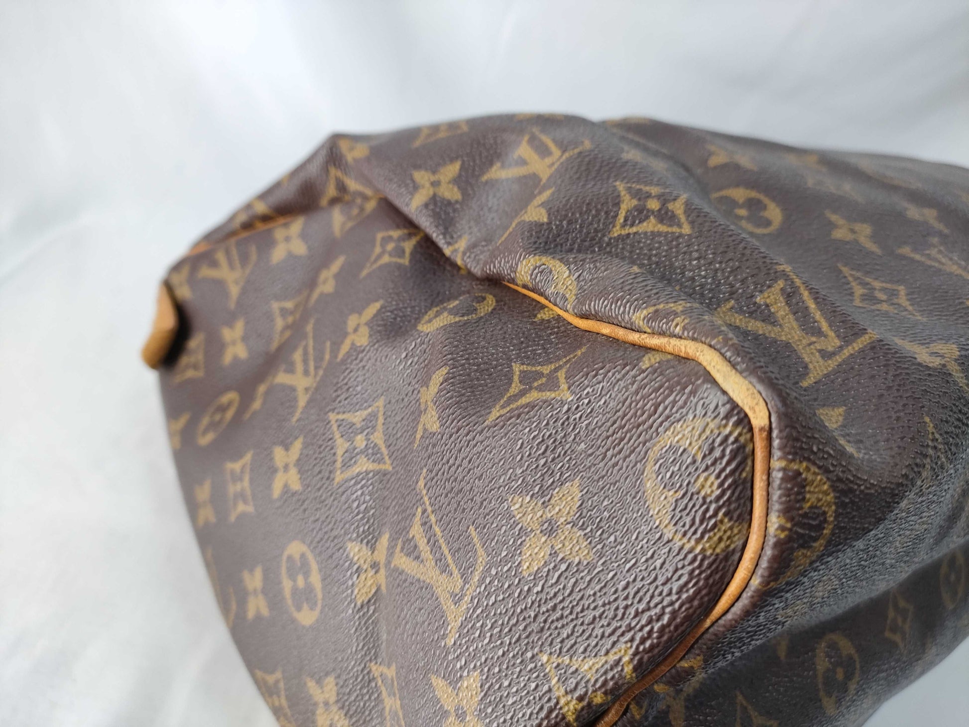LOUIS VUITTON Monogram Louis Vuitton Monogram Speedy 40 Boston Bag