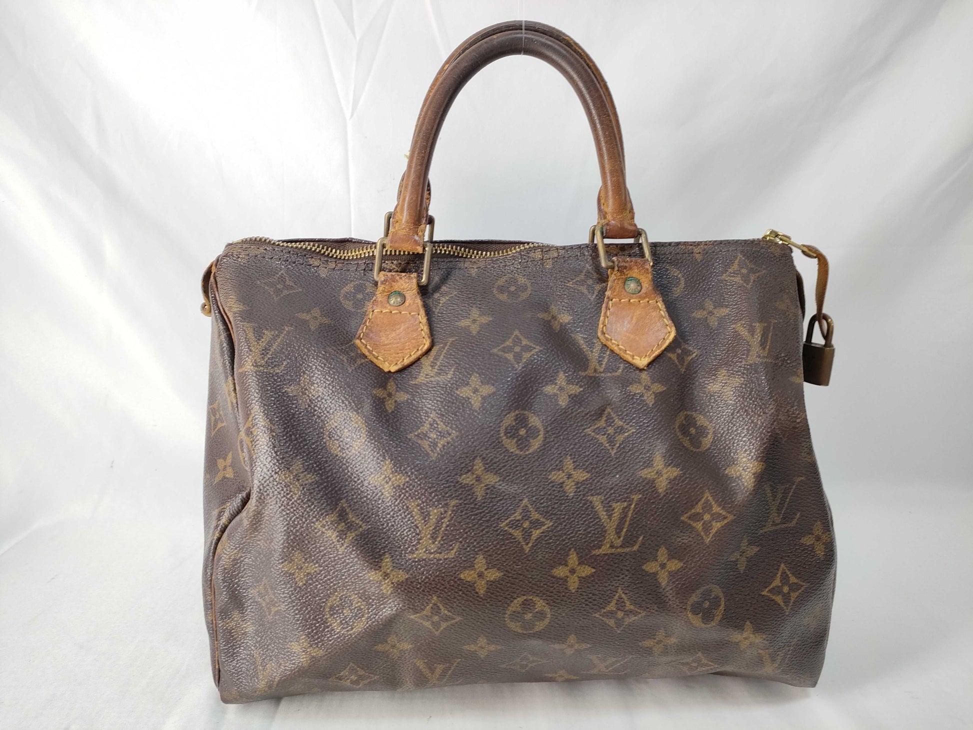 LOUIS VUITTON Monogram Louis Vuitton Monogram Speedy 30 Handbag