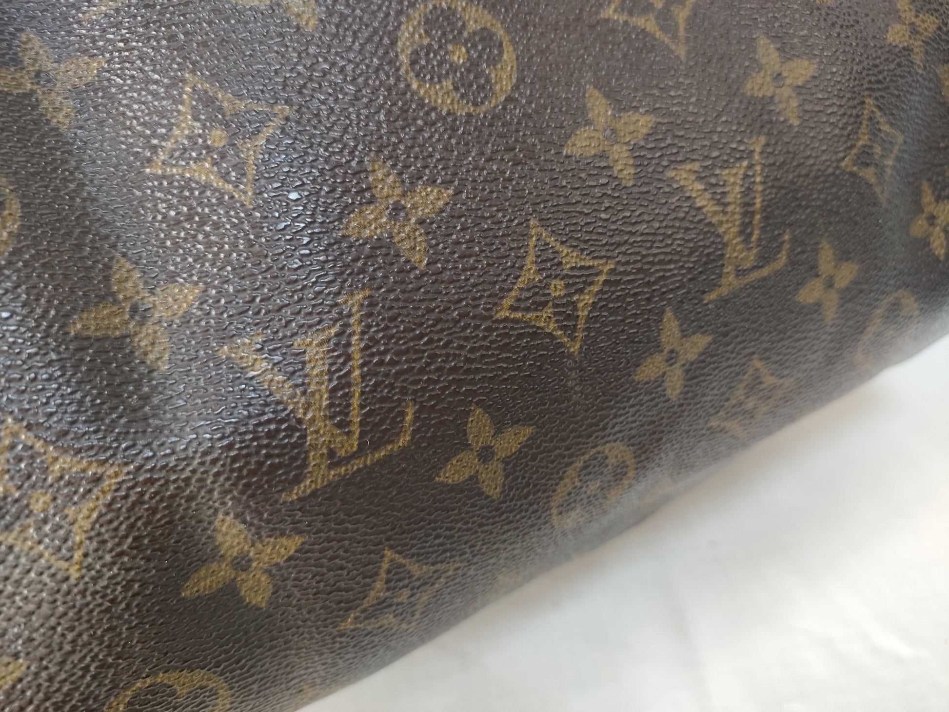 LOUIS VUITTON Monogram Louis Vuitton Monogram Speedy 30 Handbag
