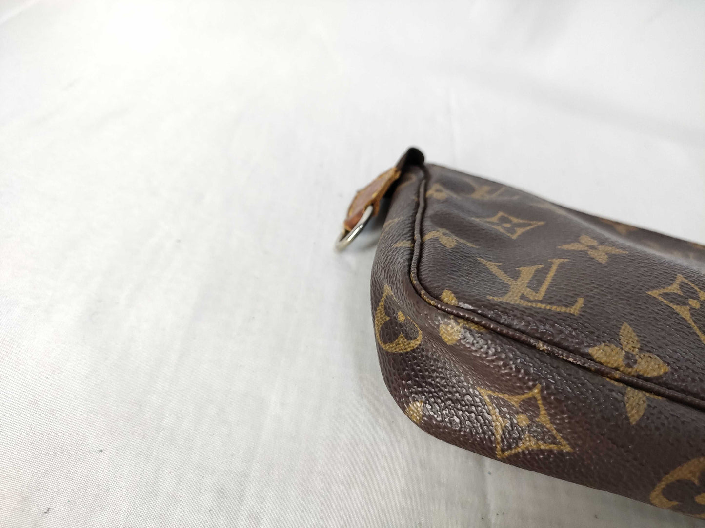 LOUIS VUITTON Monogram Louis Vuitton Monogram Pochette Accessoires Pouch