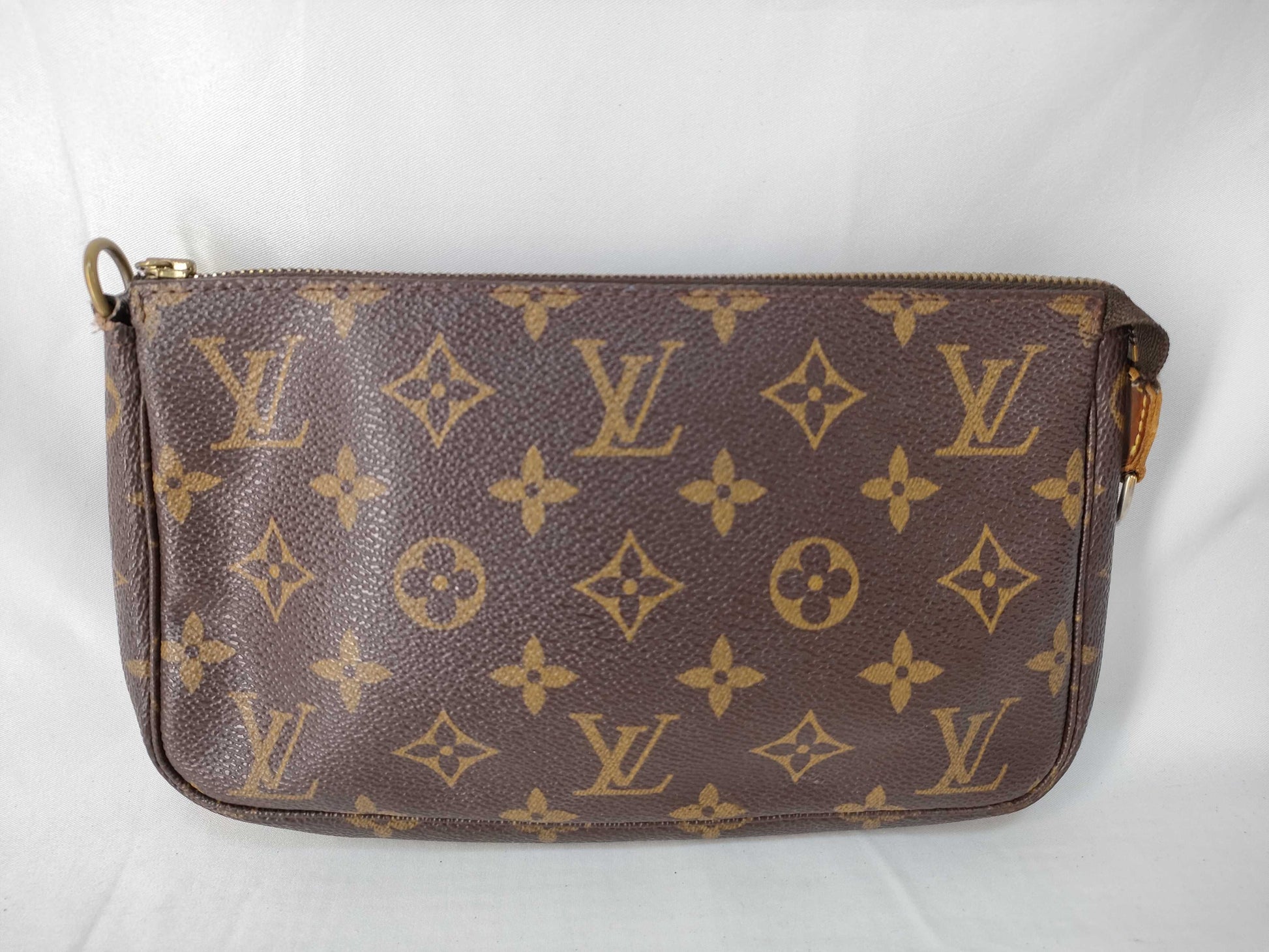LOUIS VUITTON Monogram Louis Vuitton Monogram Pochette Accessoires Pouch