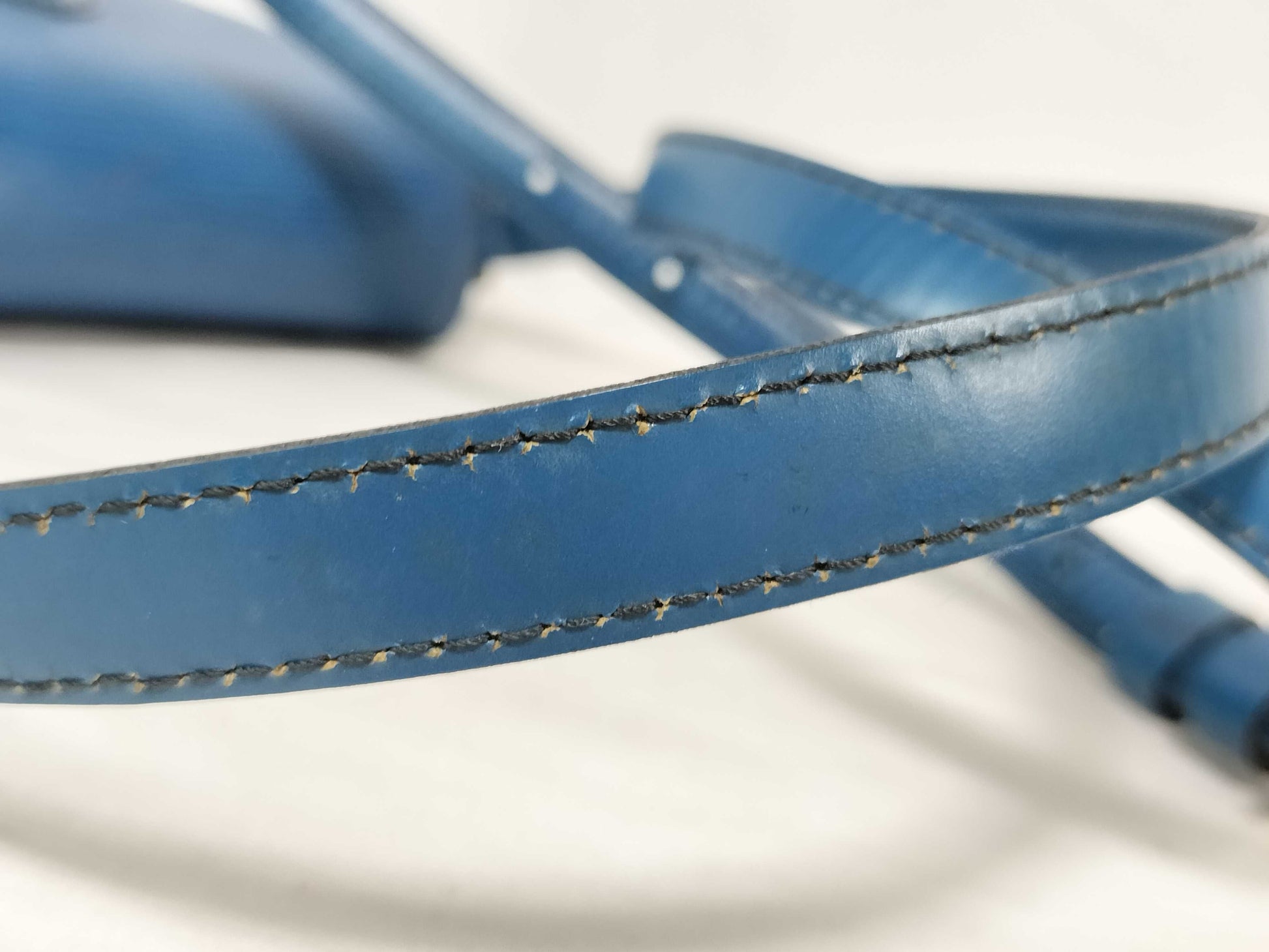 LOUIS VUITTON Epi Louis Vuitton Cinclair Epi Shoulder Bag