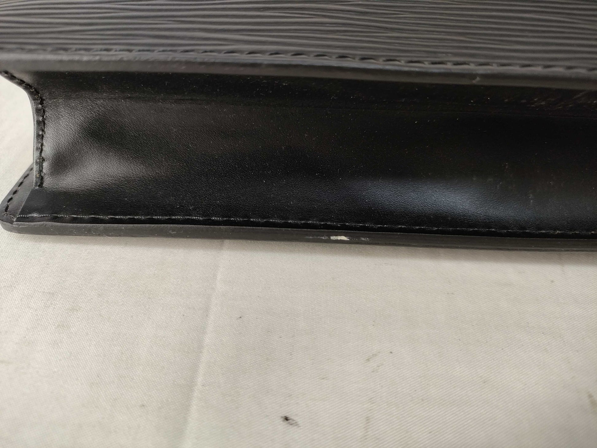 LOUIS VUITTON Epi Louis Vuitton Epi Pochette Homme Second Bag Second Bag