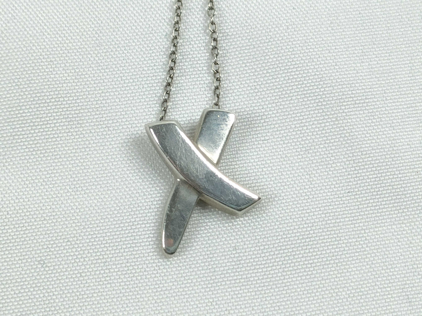 Tiffany & Co. Kiss Necklace, SV925, 2.6g, 46cm, with box and bag.