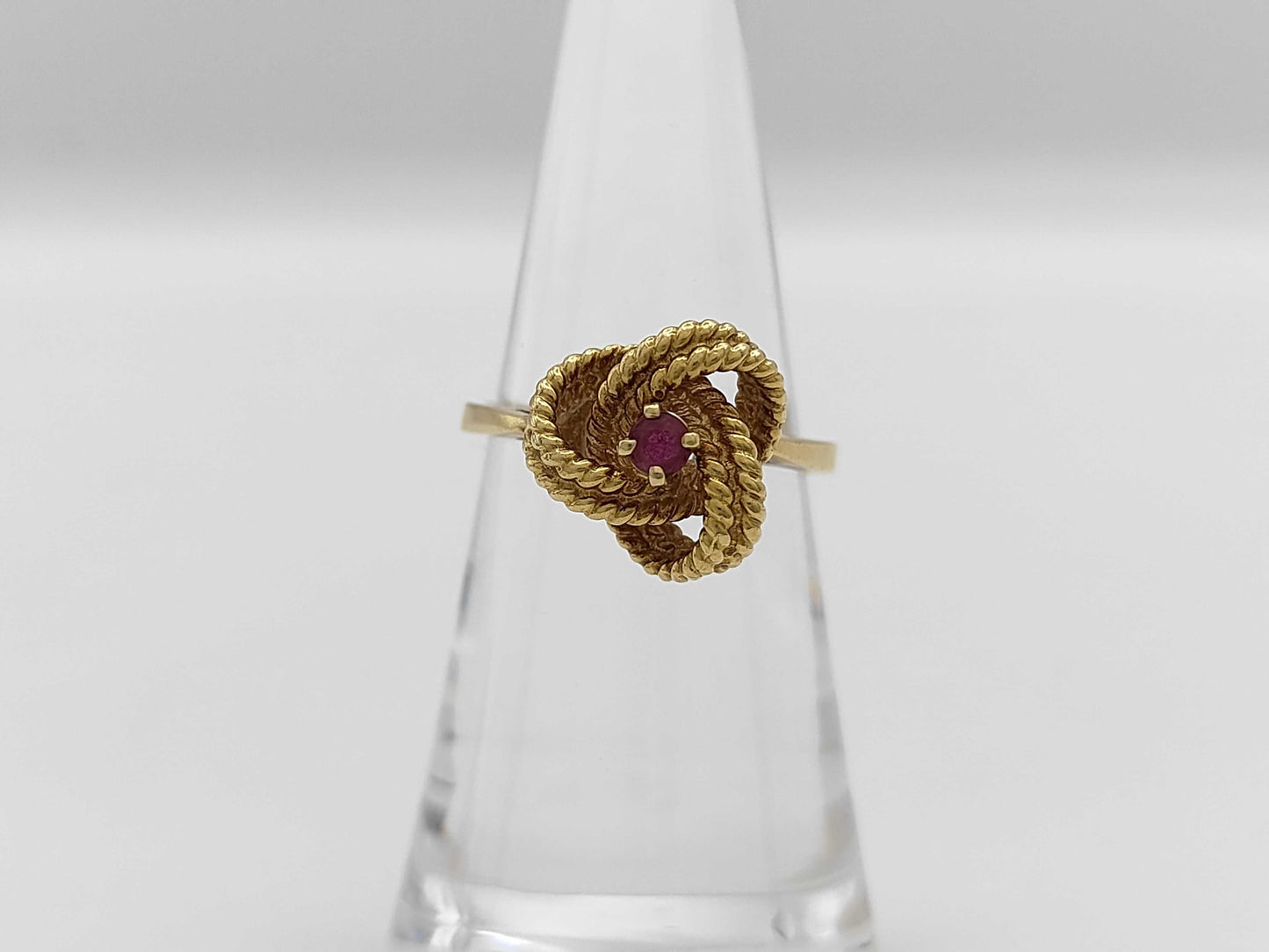 Tiffany & Co. Ruby Yellow Gold 750 3.4g Ring 