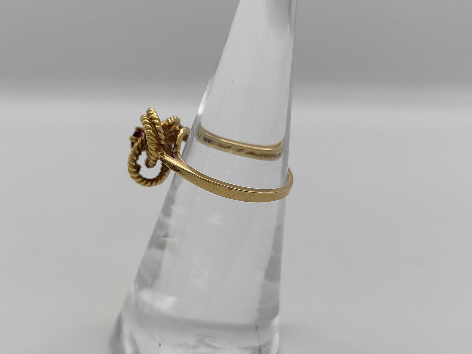 Tiffany & Co. Ruby Yellow Gold 750 3.4g Ring 