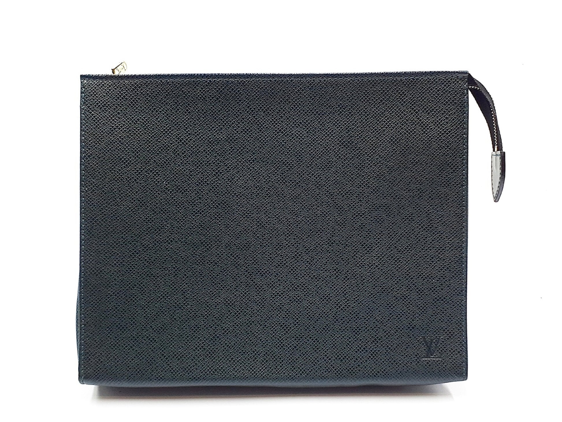 LOUIS VUITTON Taiga Poche Toilette 26 Pouch