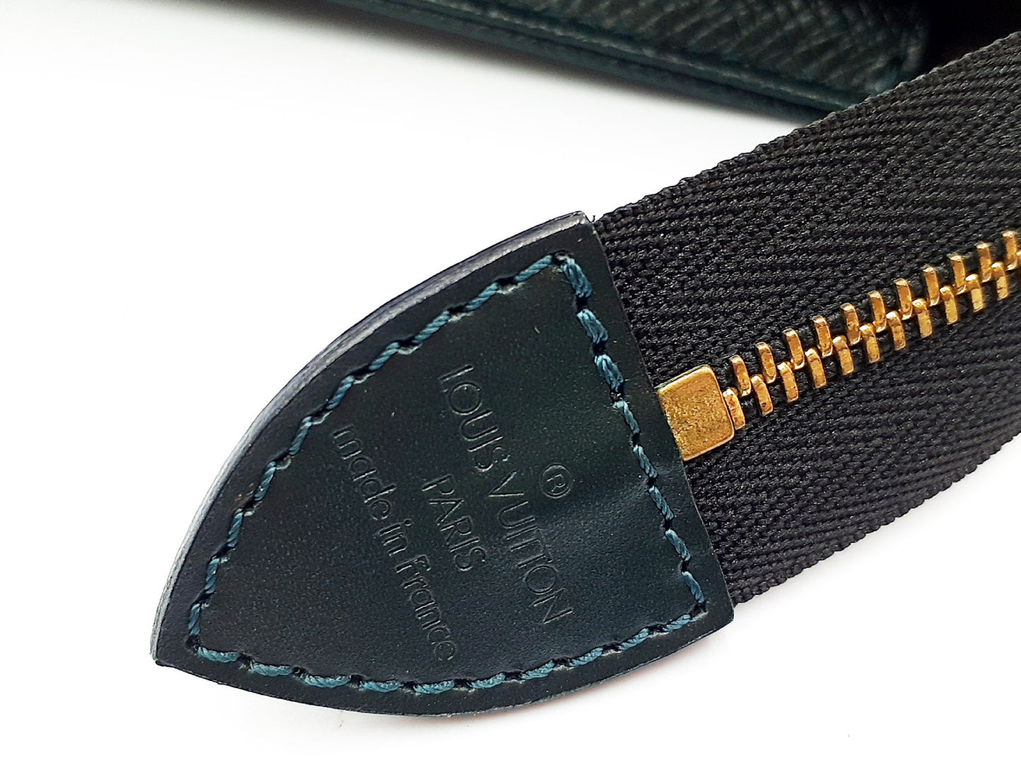 LOUIS VUITTON Taiga Poche Toilette 26 Pouch