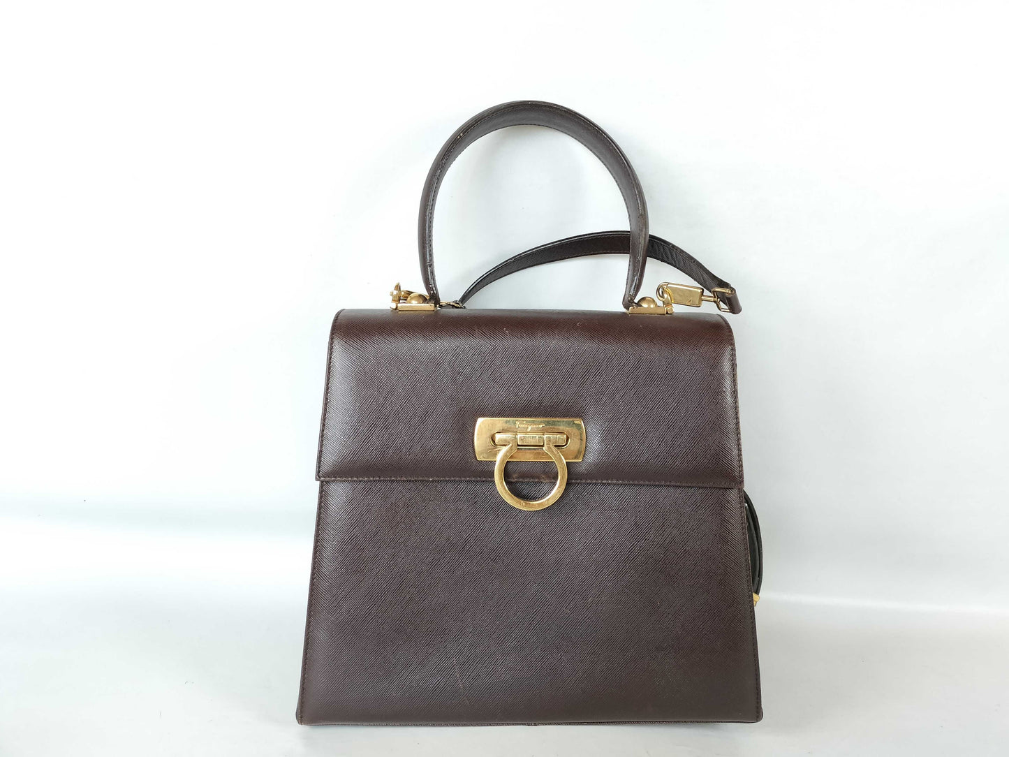 Salvatore Ferragamo 2-way shoulder bag and handbag in Gancini Saffiano leather